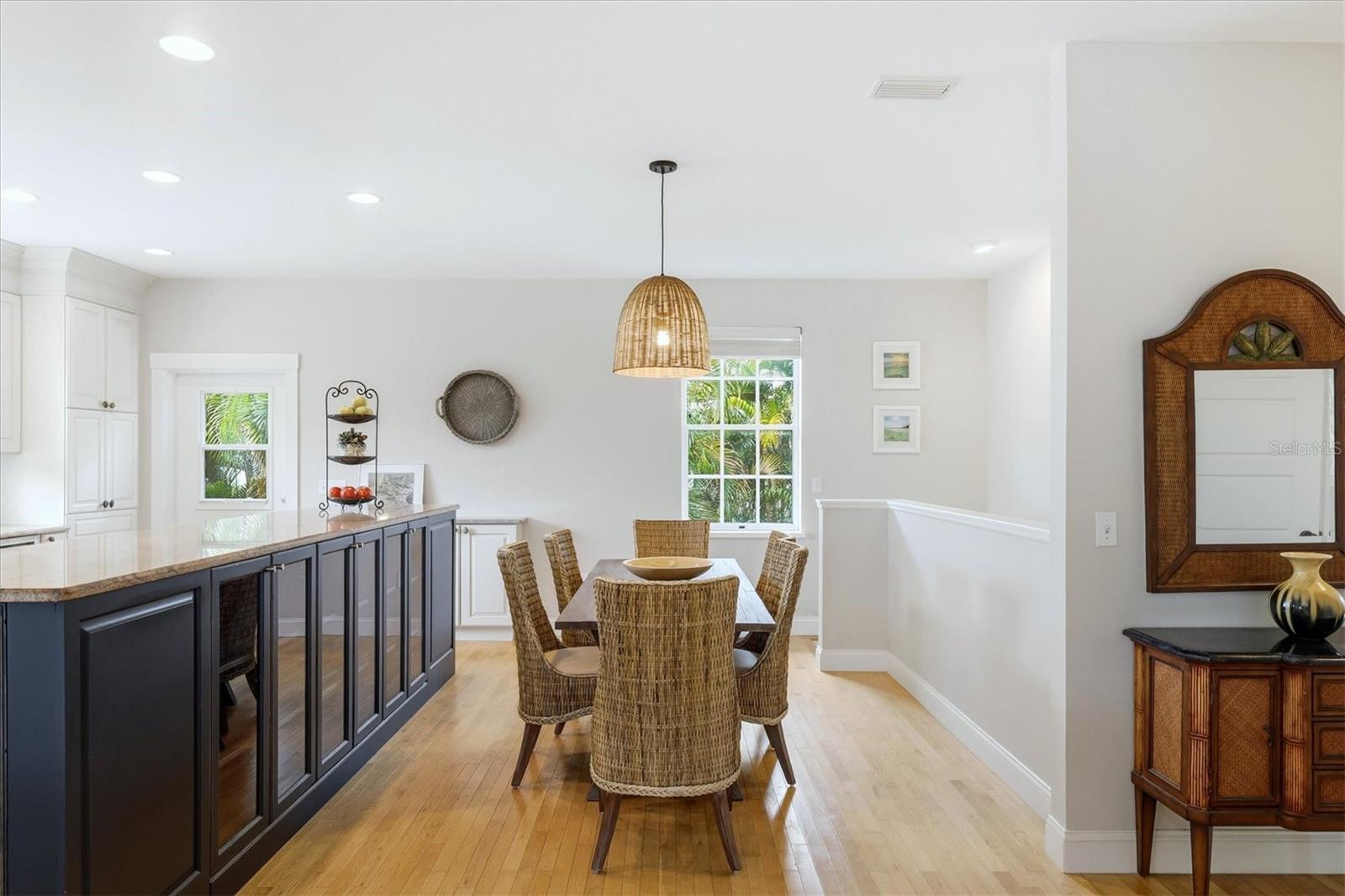 Image 14 of 47 For 281 Seabreeze Court