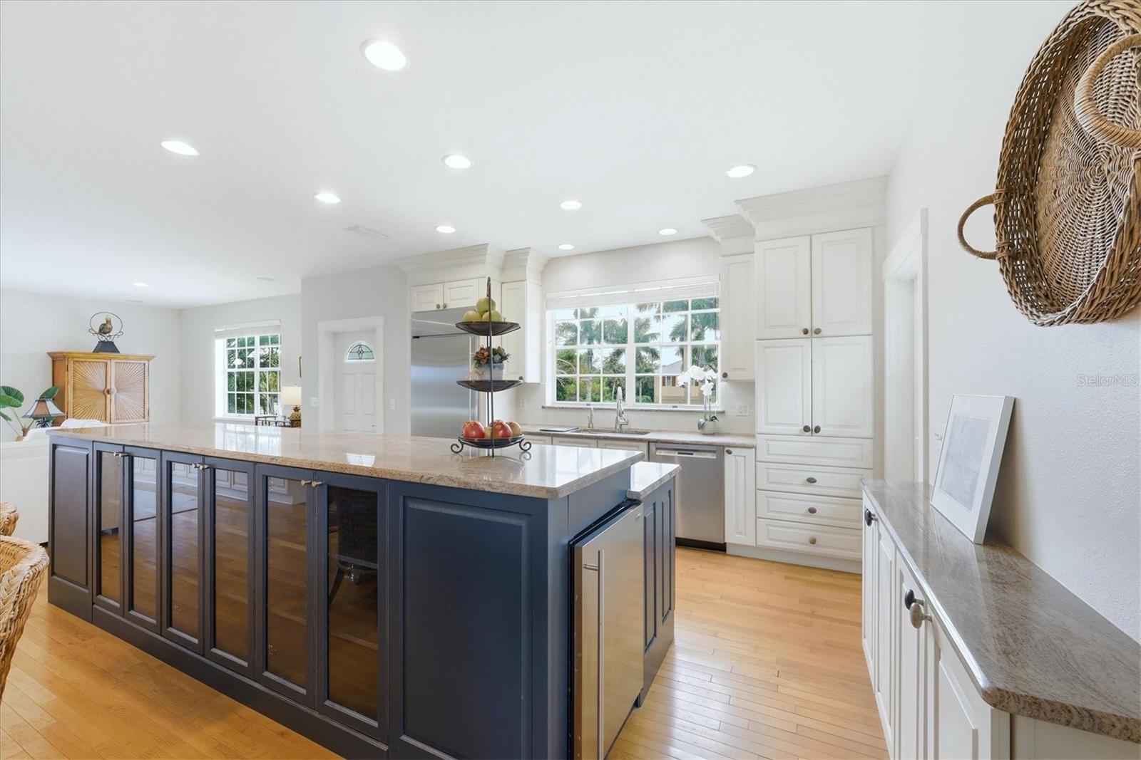 Image 16 of 47 For 281 Seabreeze Court