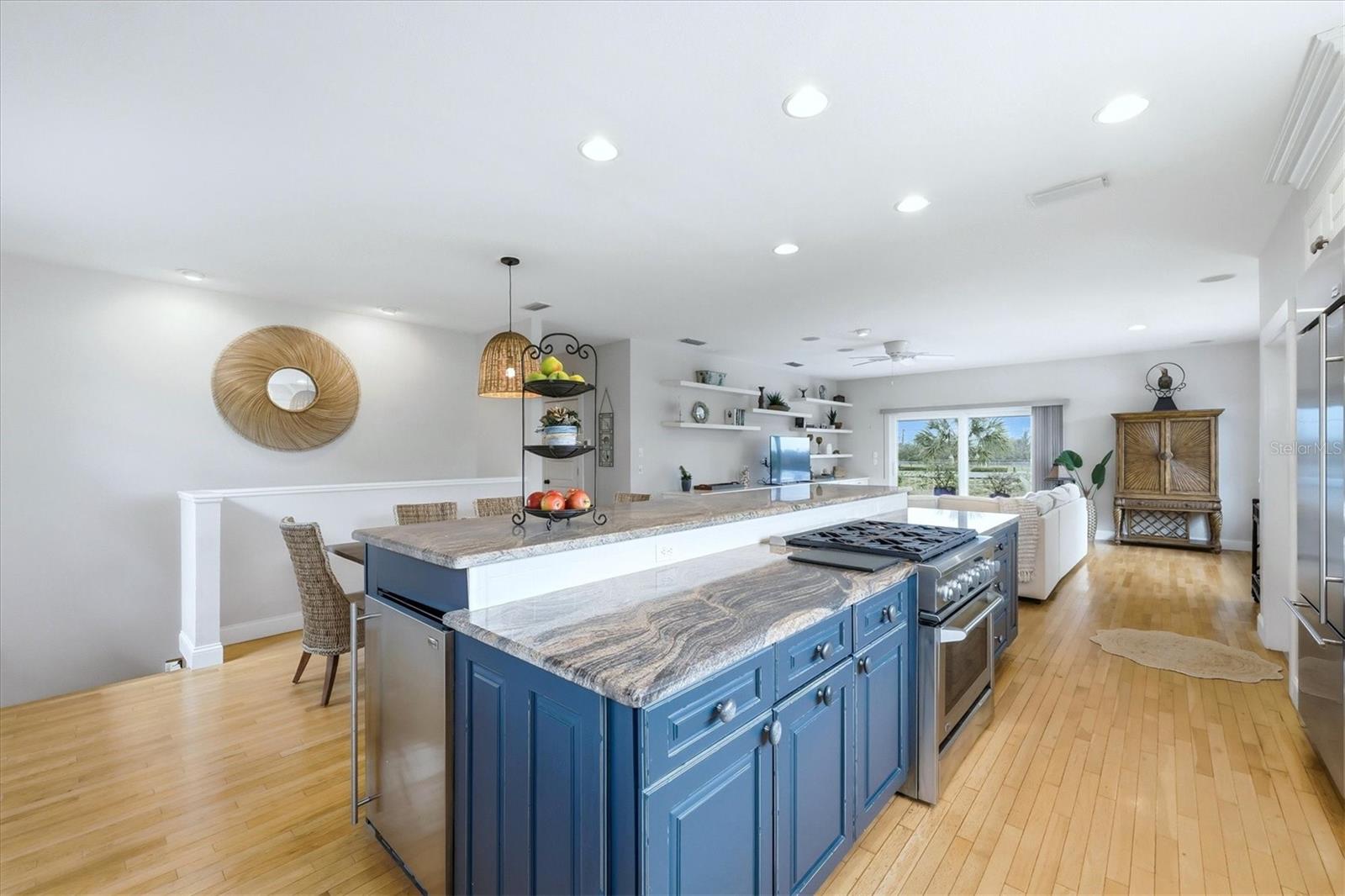 Image 19 of 47 For 281 Seabreeze Court