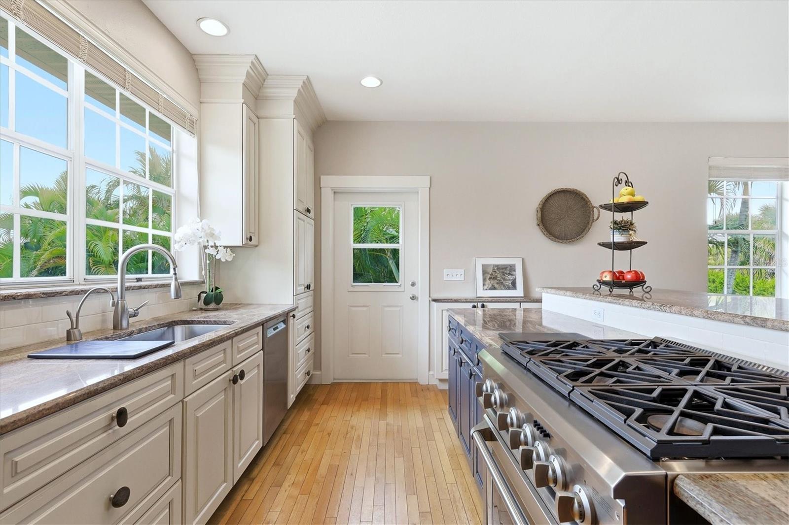 Image 22 of 47 For 281 Seabreeze Court