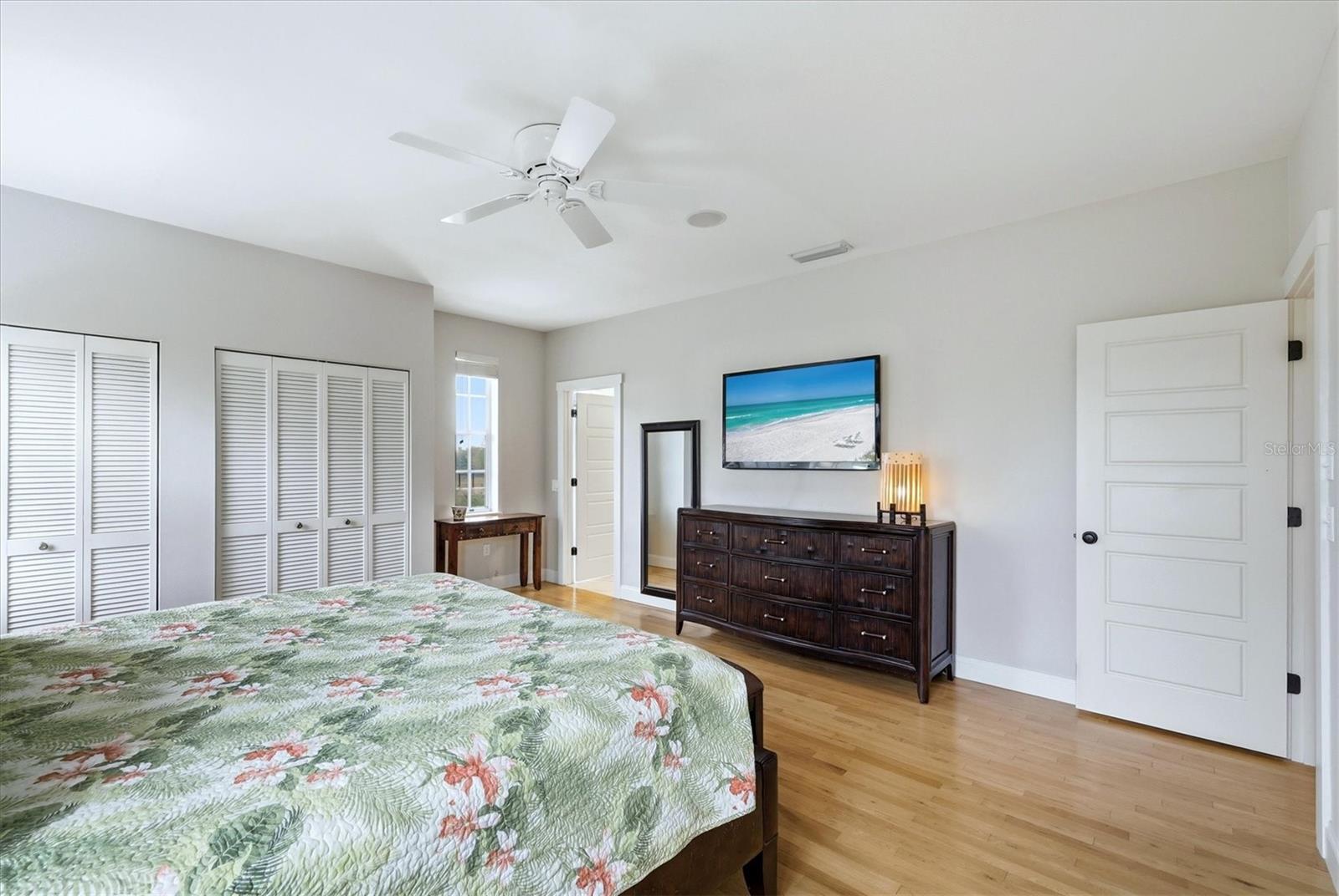 Image 29 of 47 For 281 Seabreeze Court