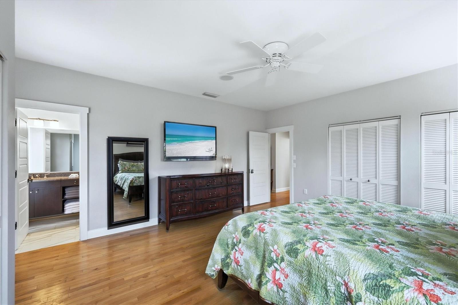 Image 30 of 47 For 281 Seabreeze Court