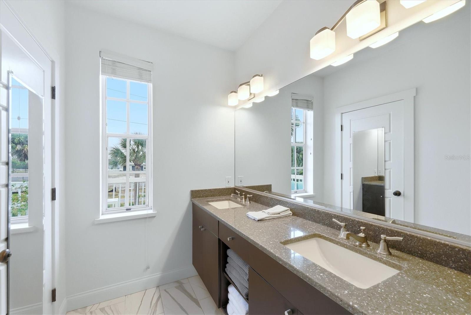 Image 31 of 47 For 281 Seabreeze Court