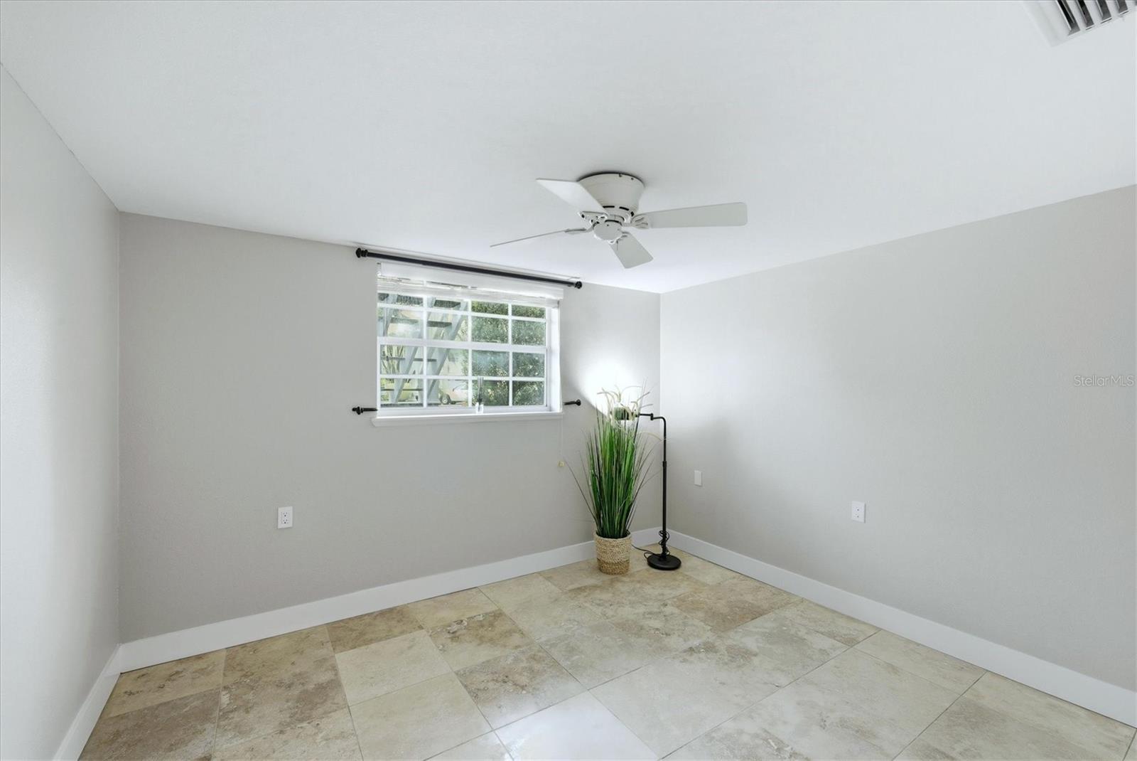 Image 40 of 47 For 281 Seabreeze Court