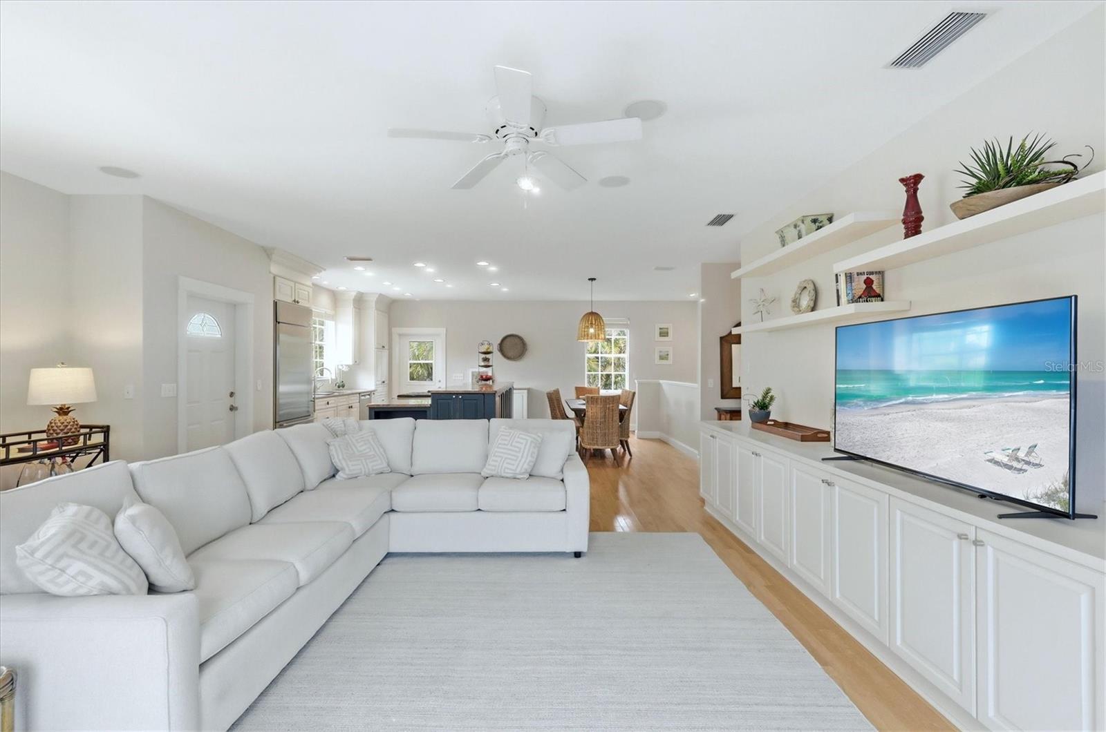 Image 8 of 47 For 281 Seabreeze Court