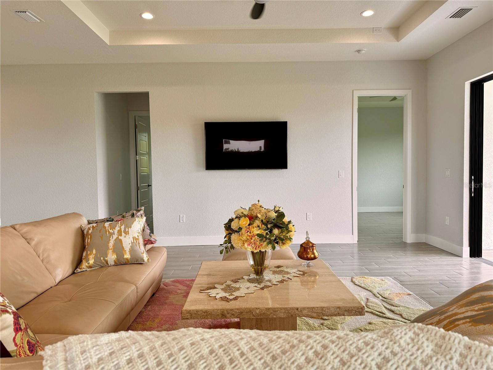 Image 13 of 30 For 178 Lime Tree Park