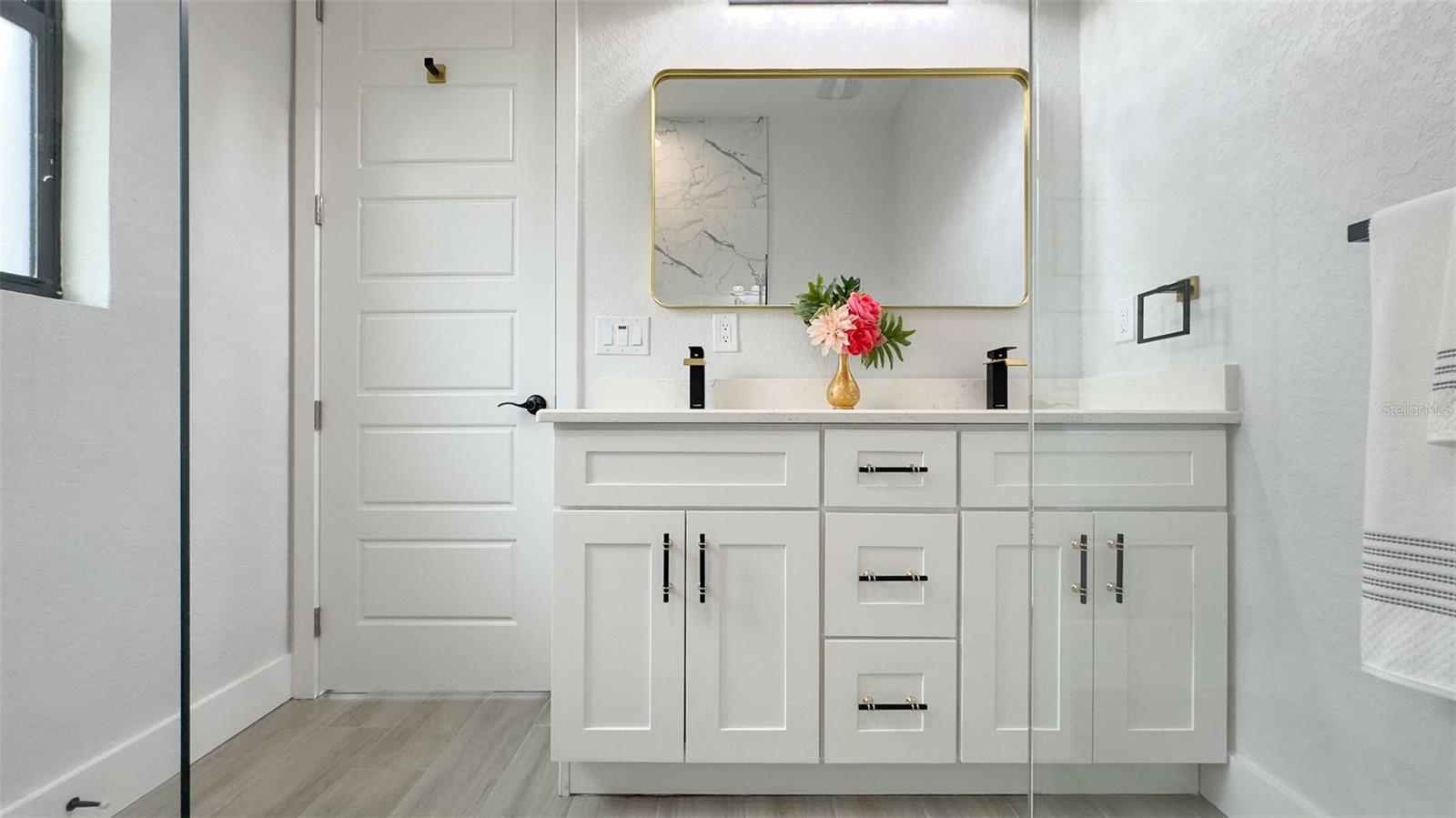 Image 19 of 30 For 178 Lime Tree Park