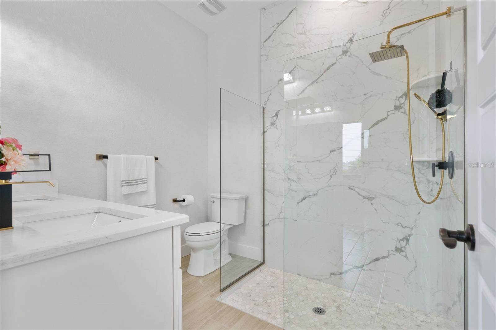 Image 21 of 30 For 178 Lime Tree Park