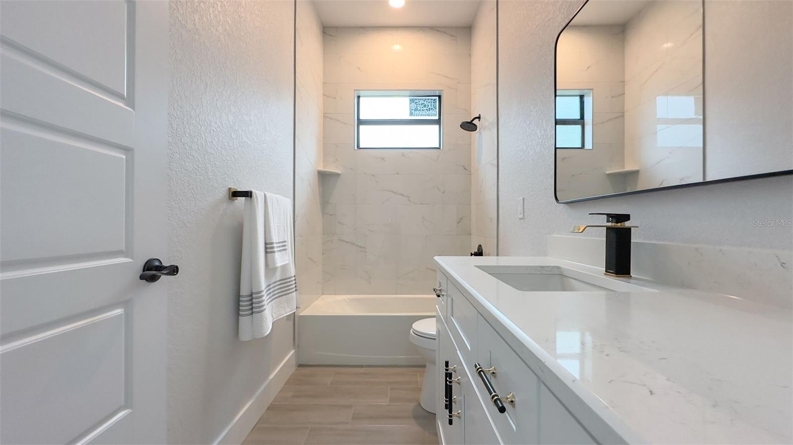 Image 27 of 30 For 178 Lime Tree Park