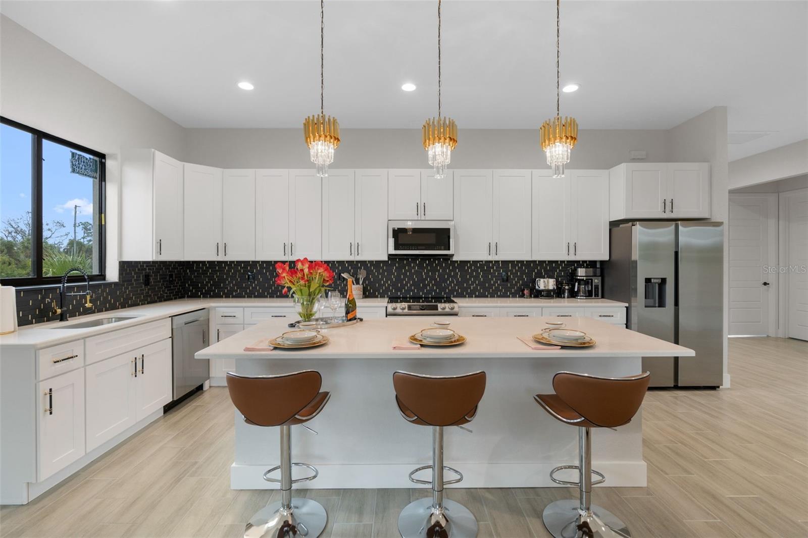 Image 5 of 30 For 178 Lime Tree Park