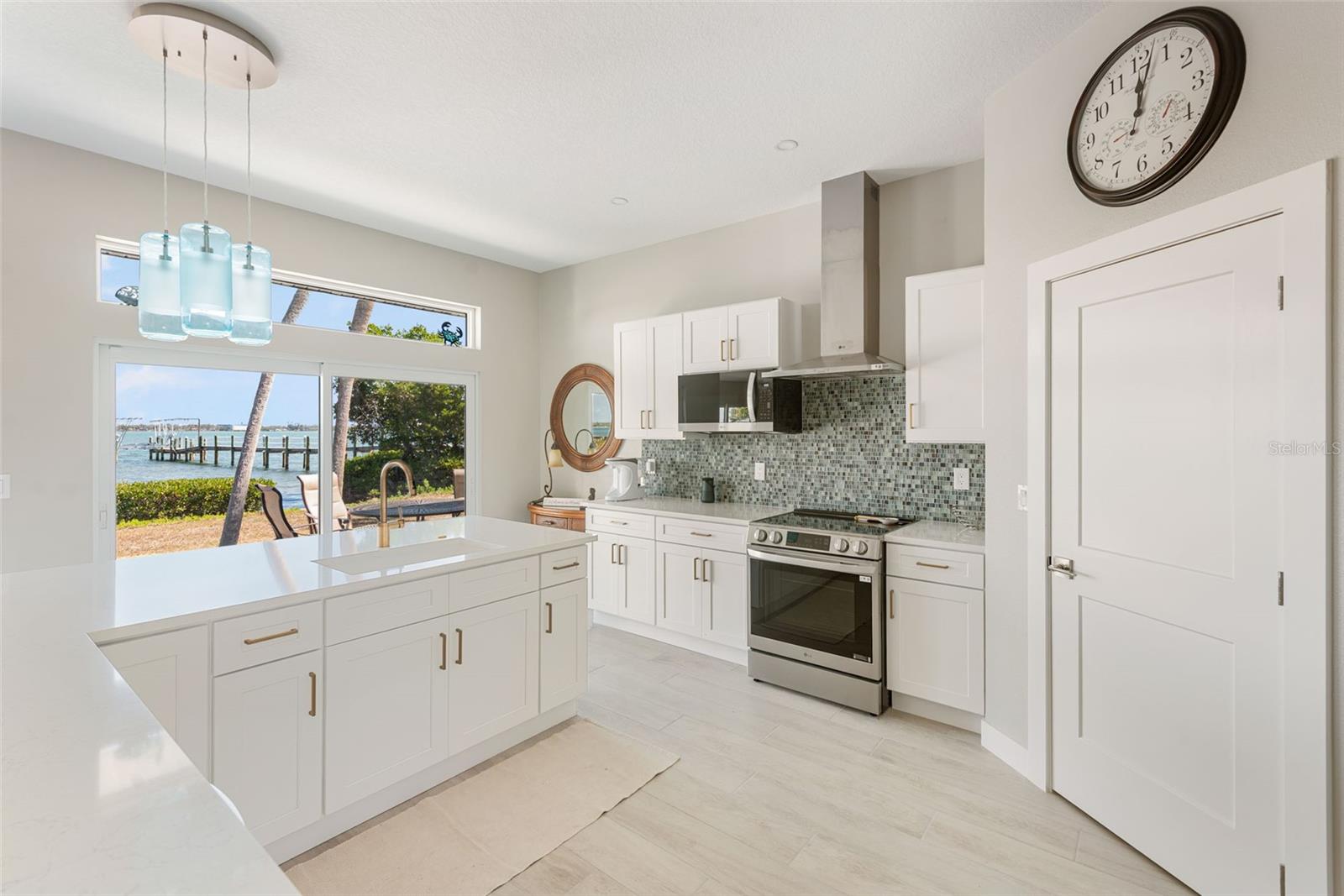 Image 14 of 96 For 4087 Pelican Shores Circle