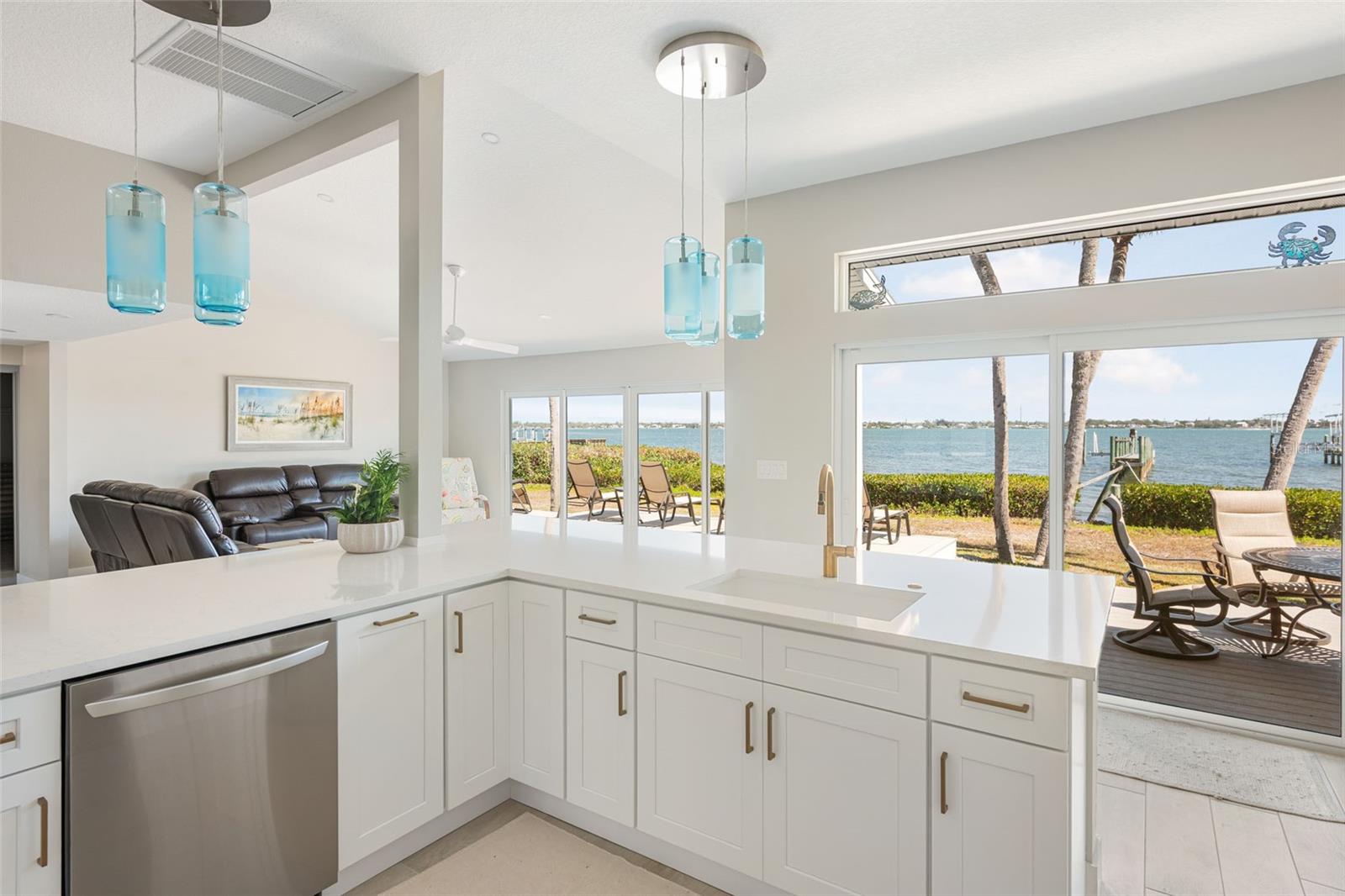 Image 15 of 96 For 4087 Pelican Shores Circle