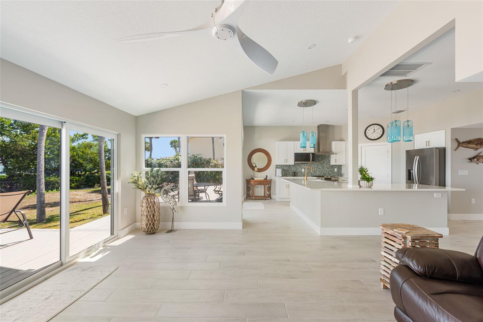 Image 17 of 96 For 4087 Pelican Shores Circle