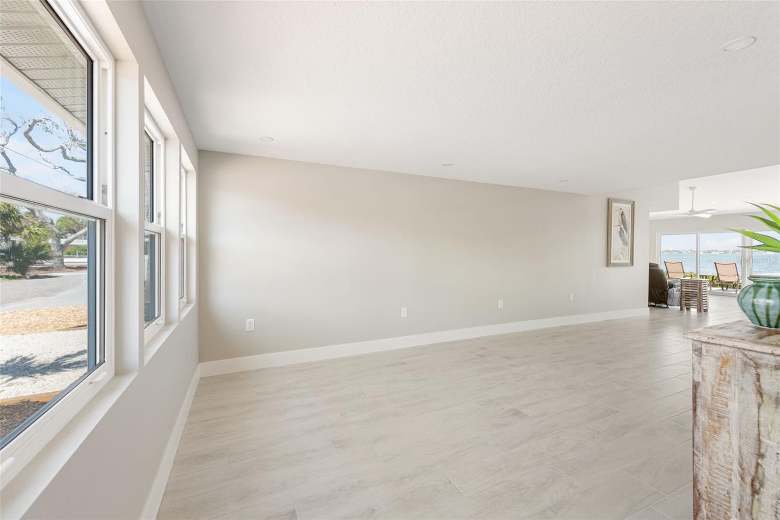 Image 23 of 96 For 4087 Pelican Shores Circle