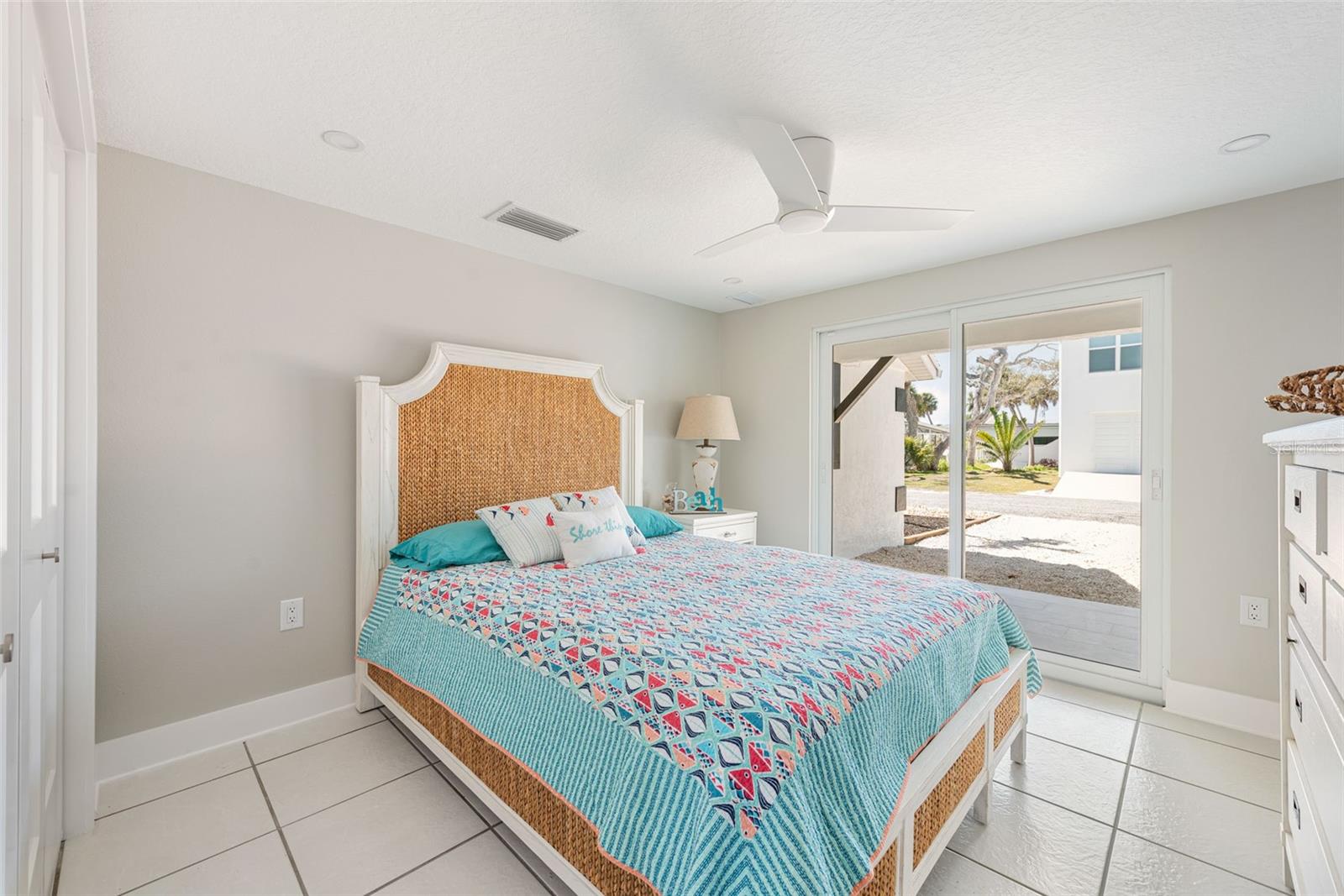 Image 47 of 96 For 4087 Pelican Shores Circle