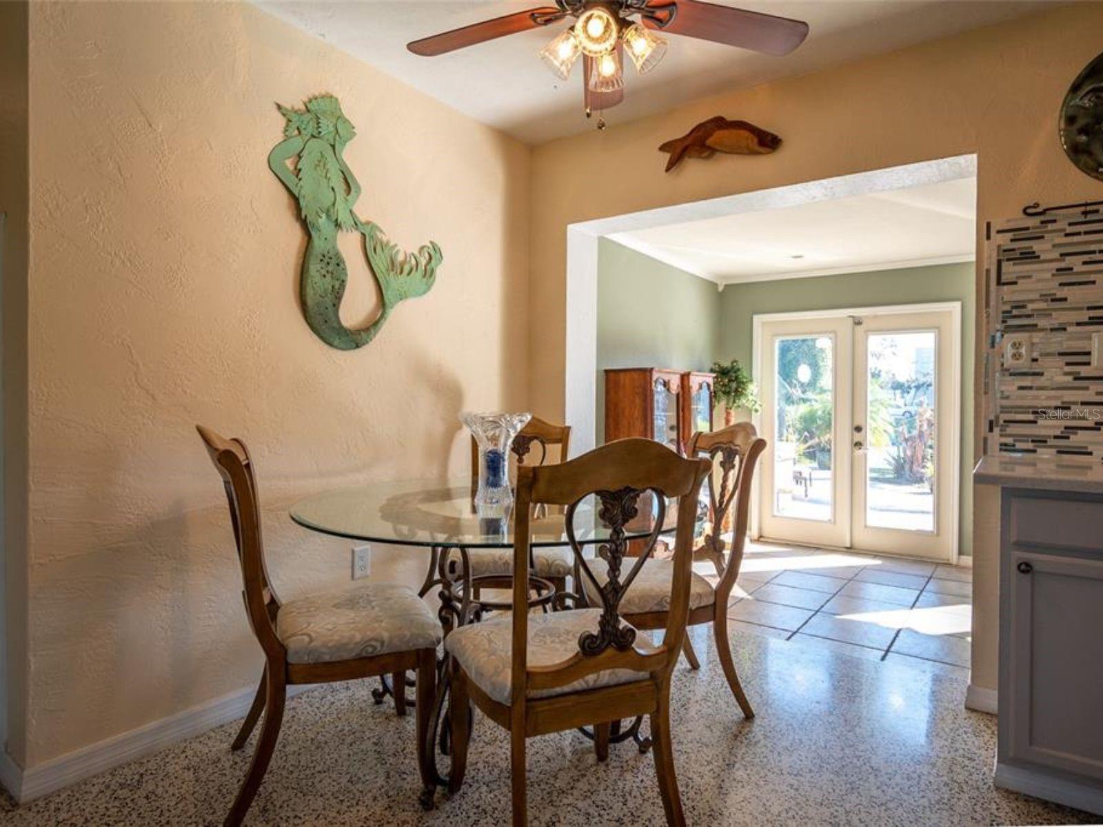 Image 4 of 18 For 2456 Elkcam Boulevard