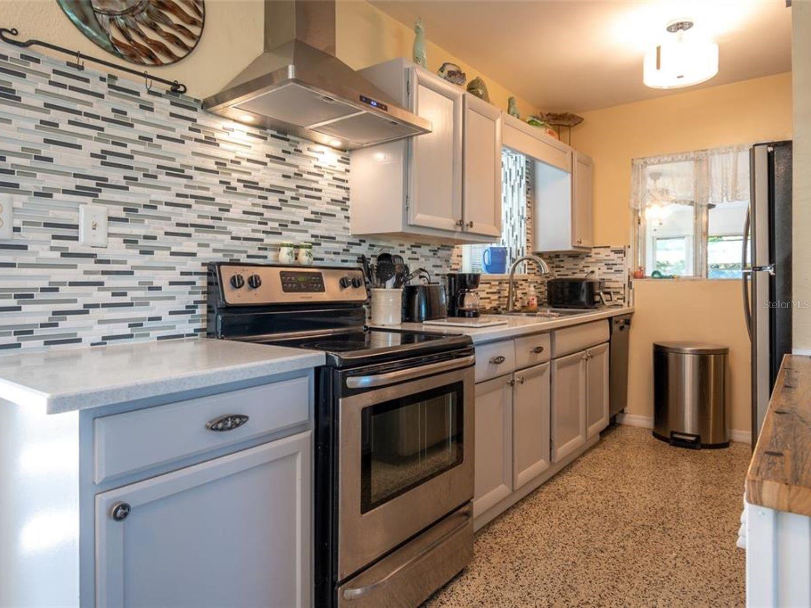 Image 6 of 18 For 2456 Elkcam Boulevard