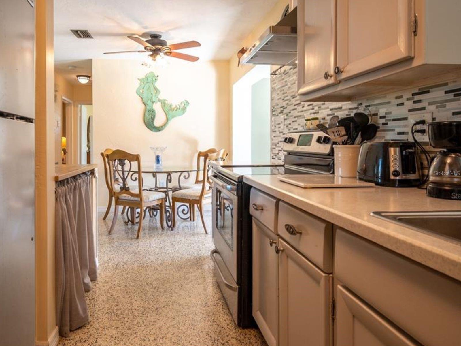 Image 8 of 18 For 2456 Elkcam Boulevard