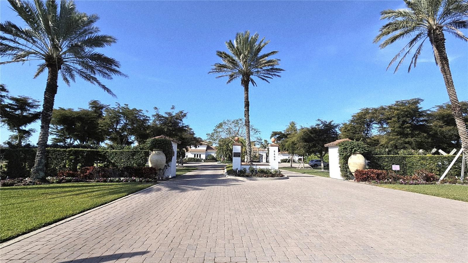 Listing photo id 1 for 11220 Hacienda Del Mar Boulevard 204