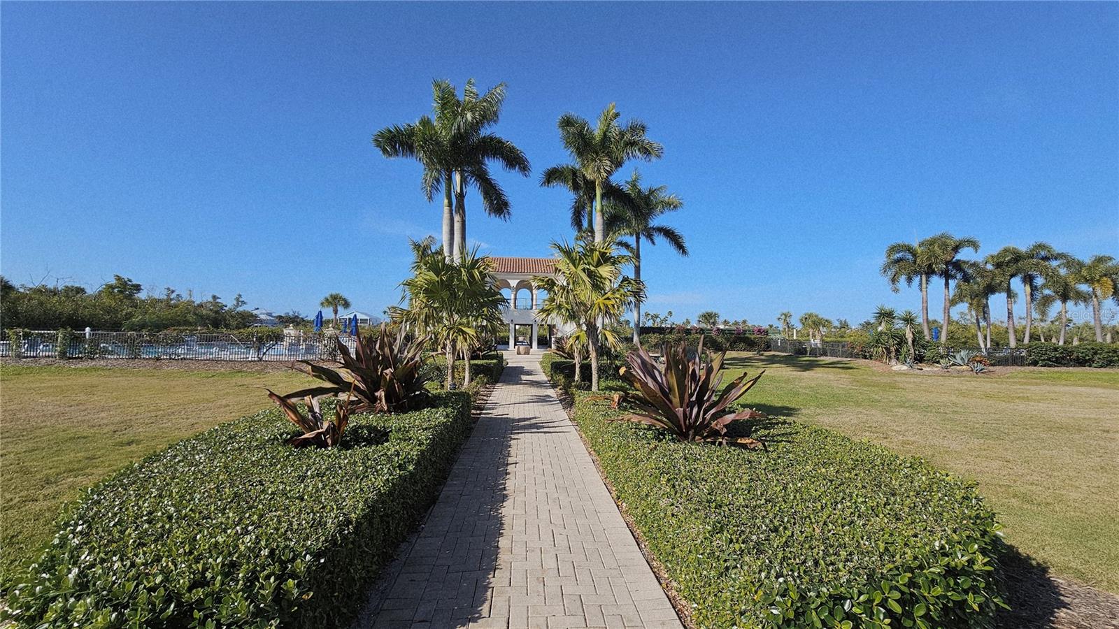 Listing photo id 46 for 11220 Hacienda Del Mar Boulevard 204
