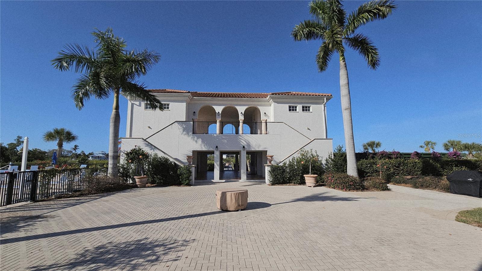 Listing photo id 48 for 11220 Hacienda Del Mar Boulevard 204