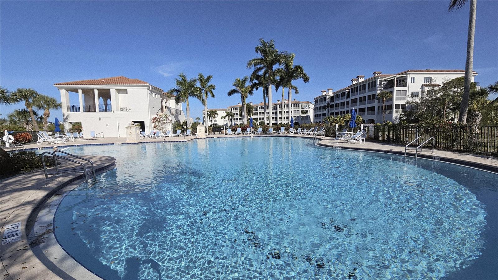 Listing photo id 55 for 11220 Hacienda Del Mar Boulevard 204