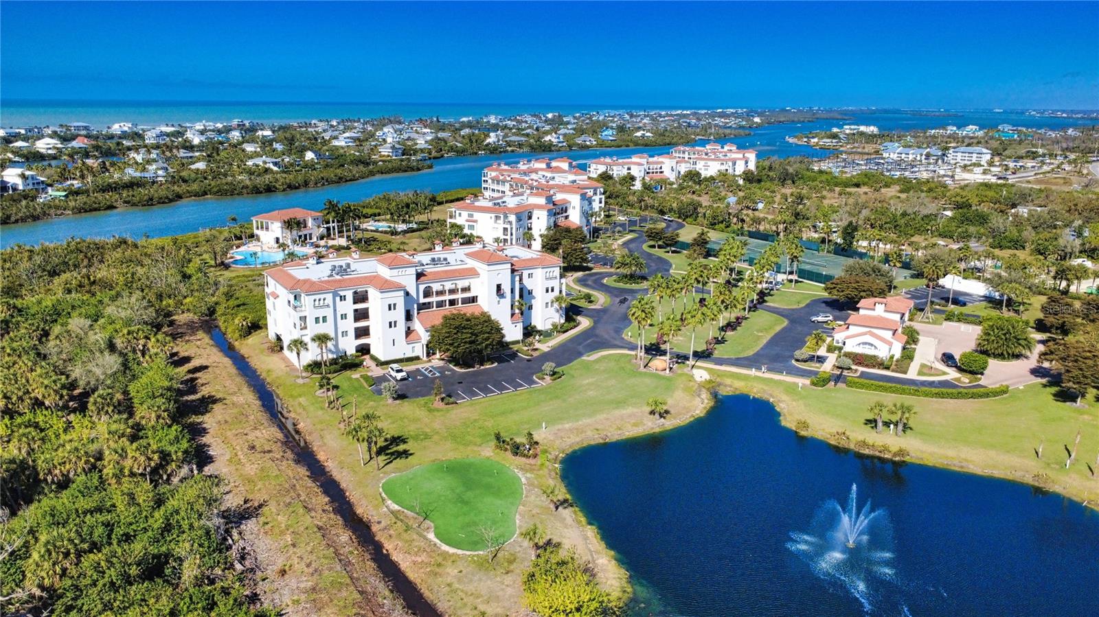 Listing photo id 77 for 11220 Hacienda Del Mar Boulevard 204