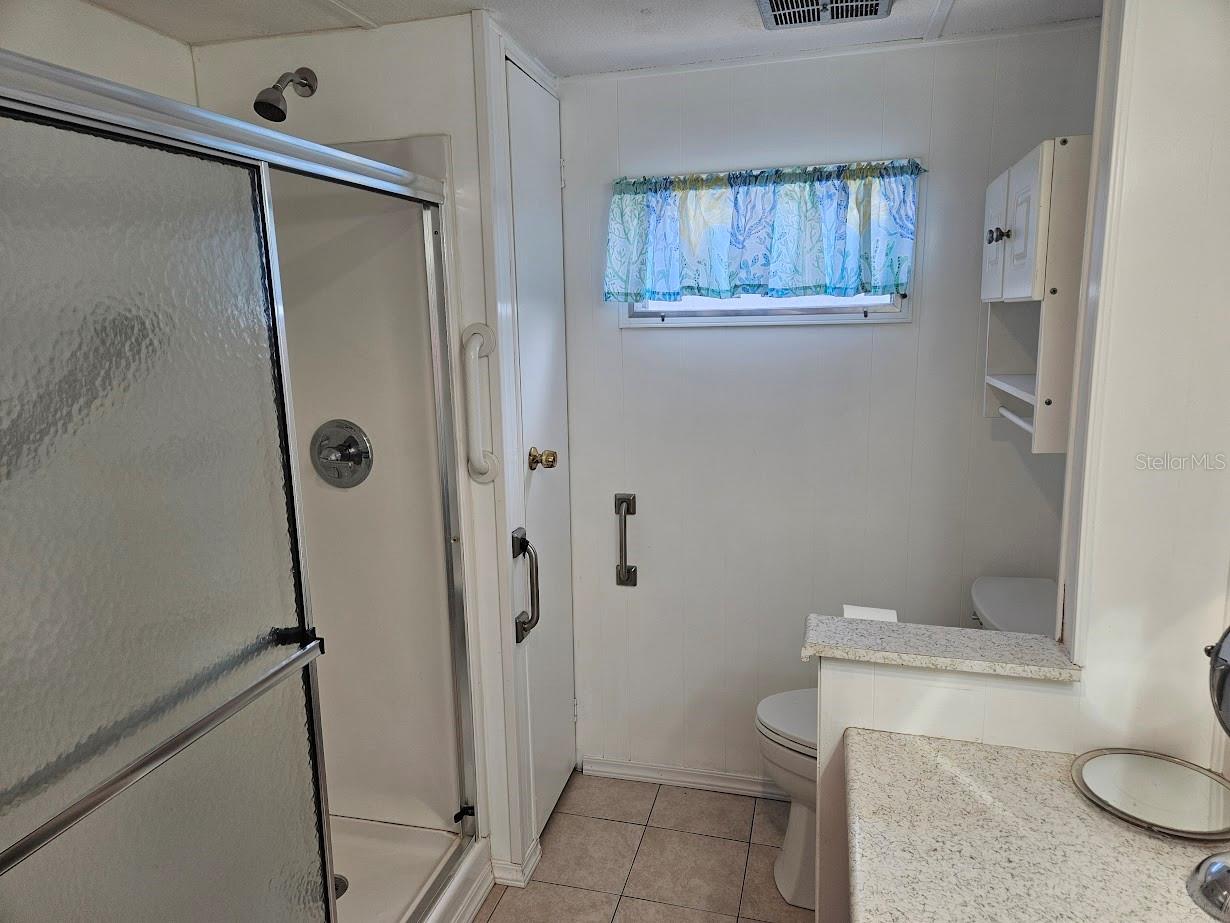 Image 18 of 52 For 1800 Englewood Road 35