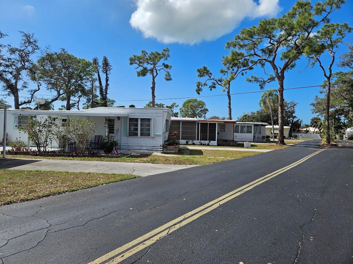 Image 38 of 52 For 1800 Englewood Road 35