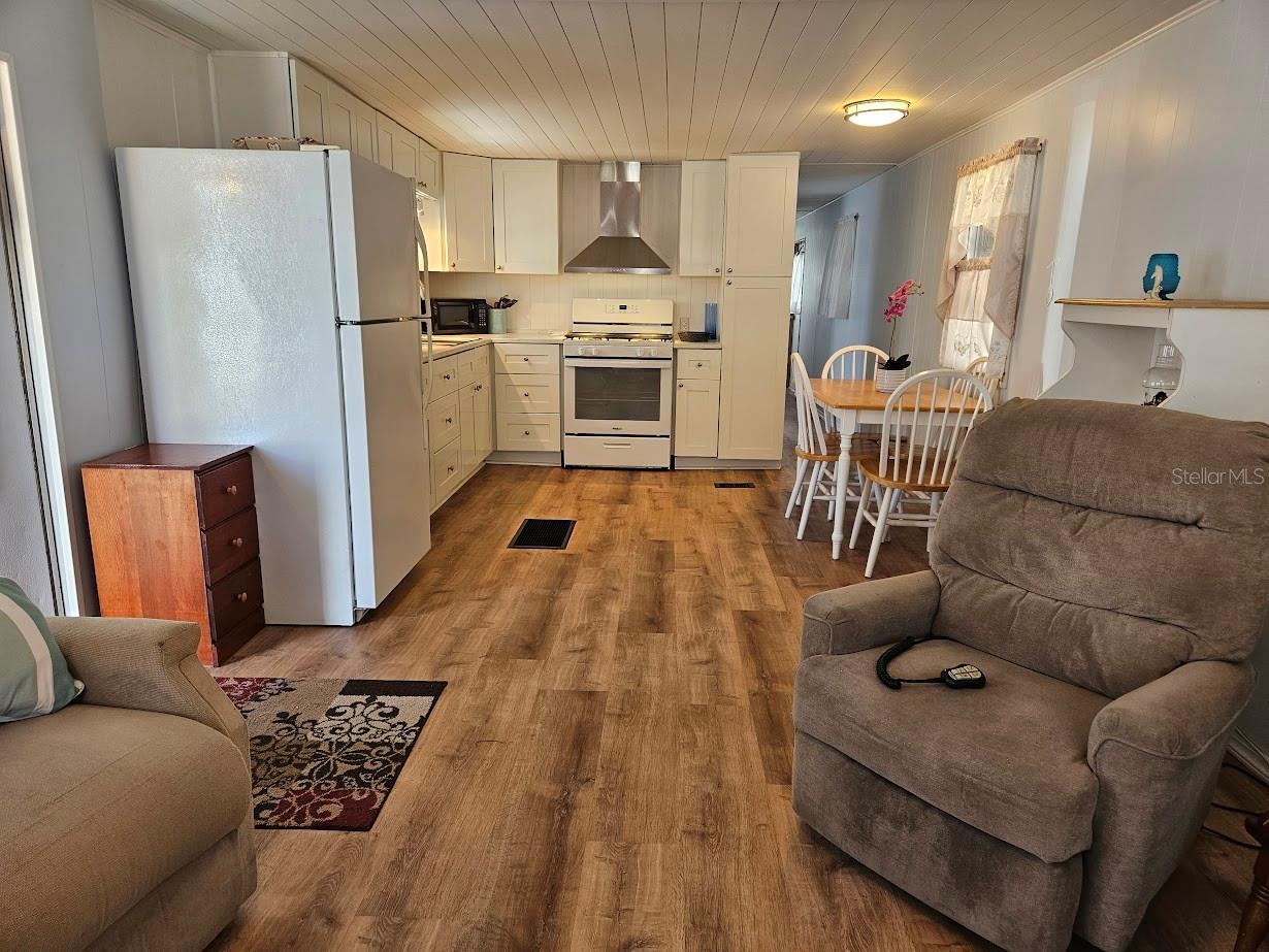 Image 6 of 52 For 1800 Englewood Road 35