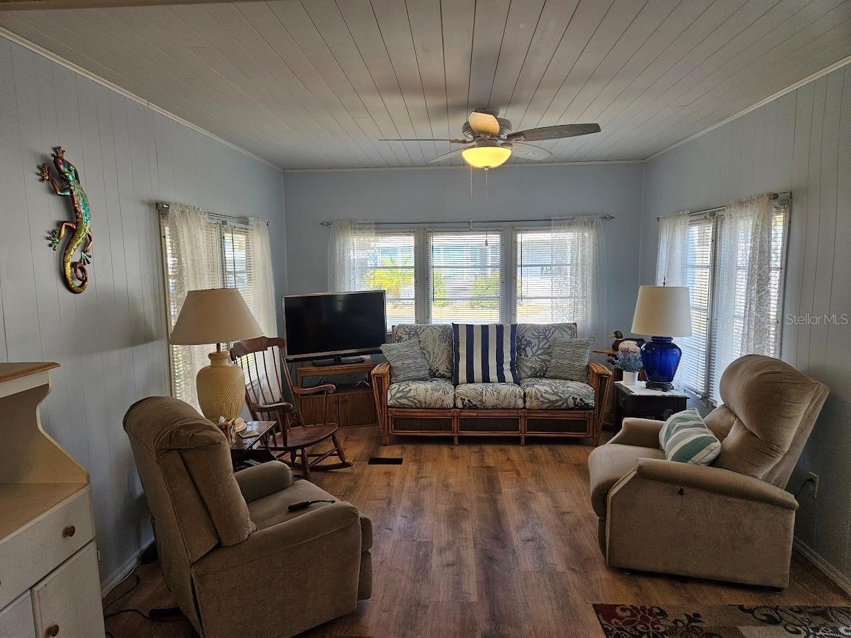 Image 8 of 52 For 1800 Englewood Road 35