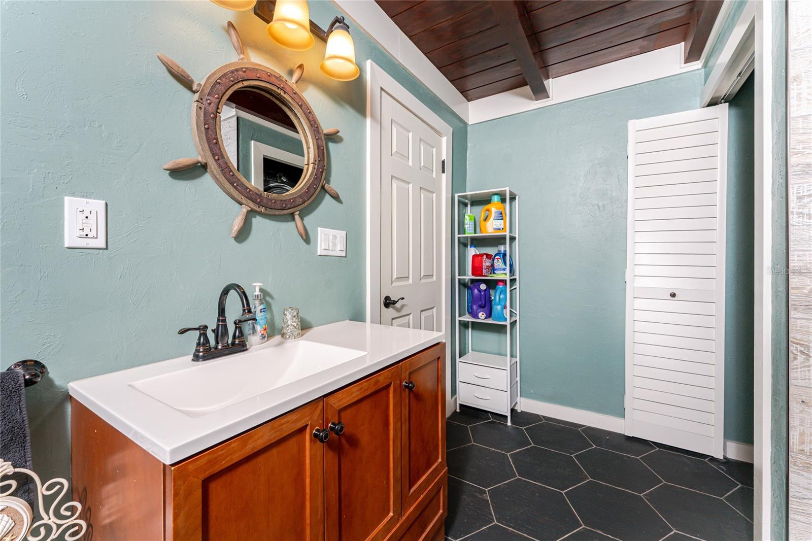 Image 32 of 61 For 2186 Oyster Creek Drive