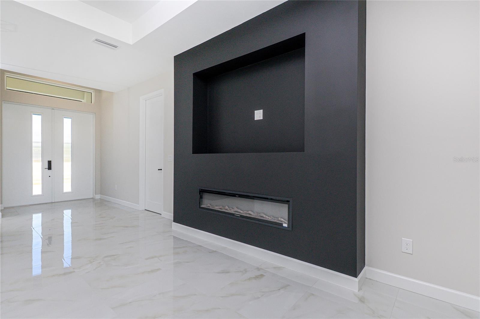 Image 11 of 45 For 242 Brig Circle W