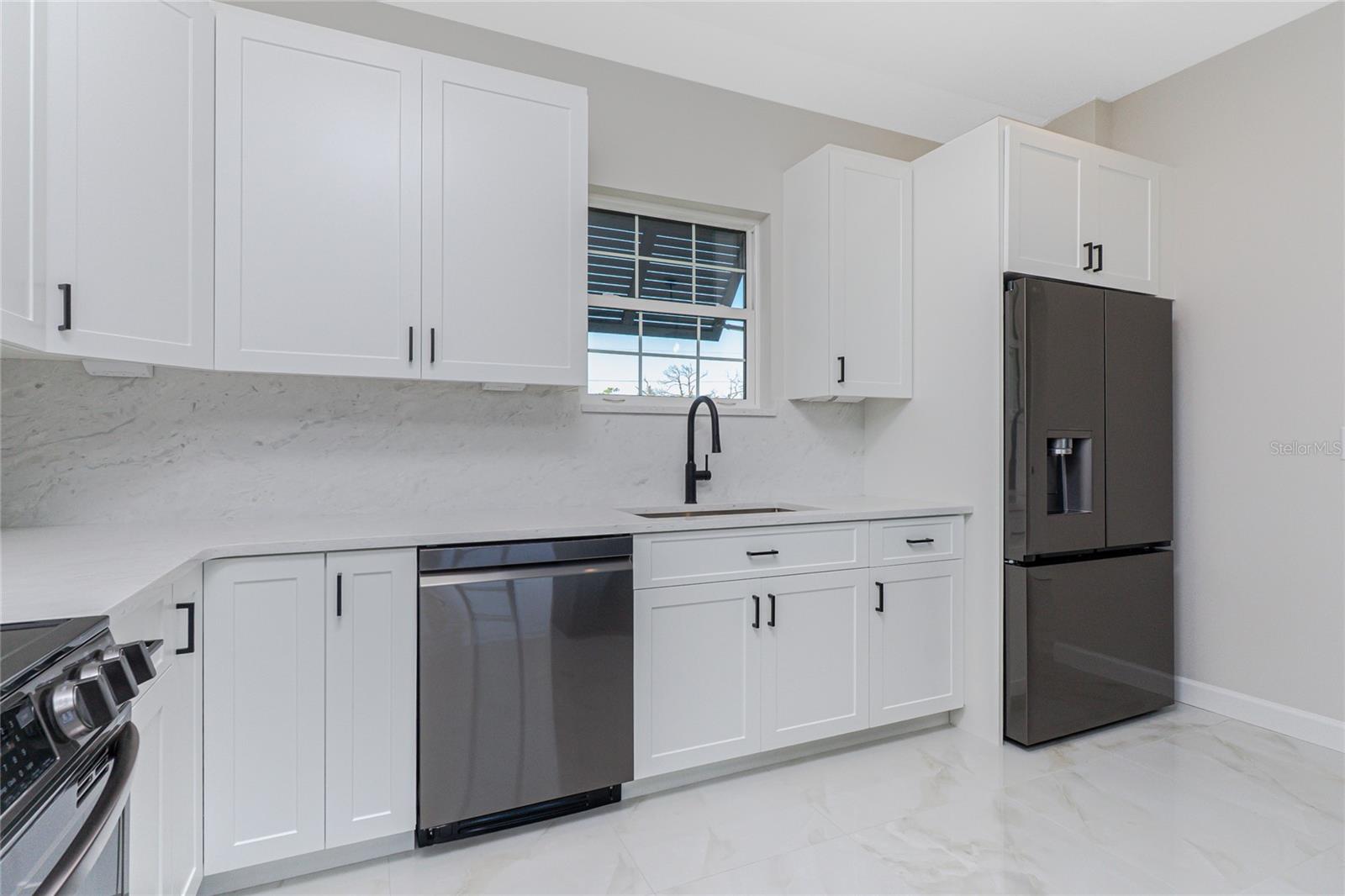 Image 16 of 45 For 242 Brig Circle W