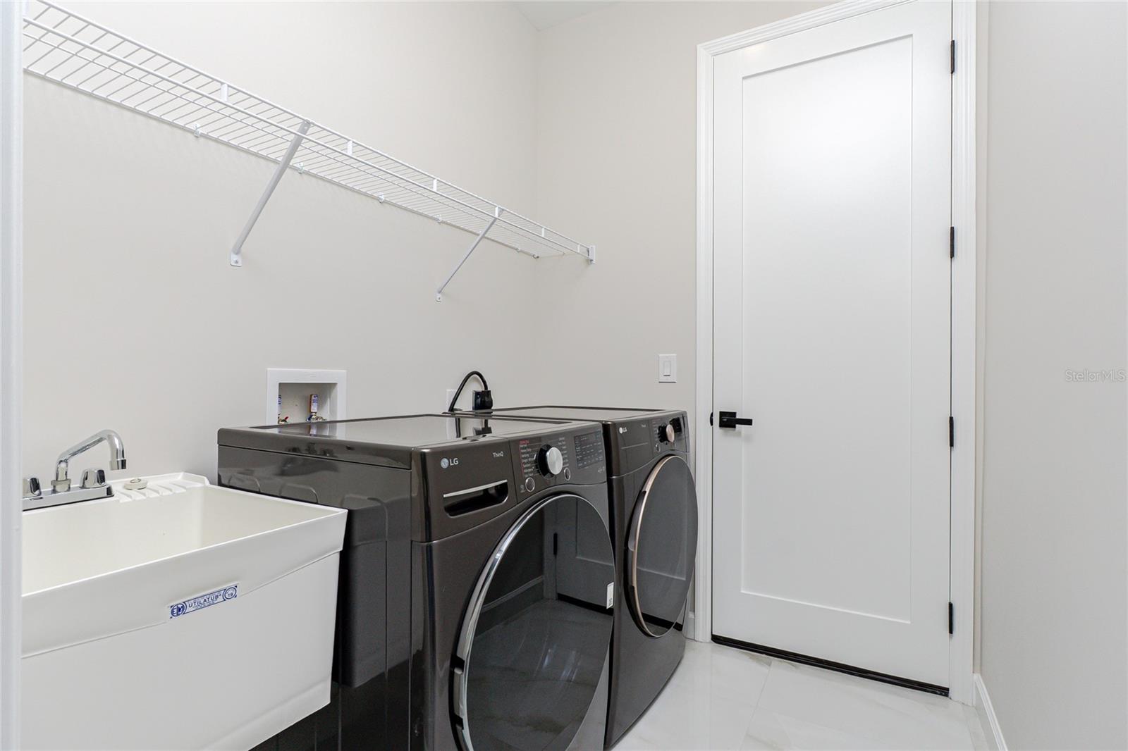 Image 18 of 45 For 242 Brig Circle W