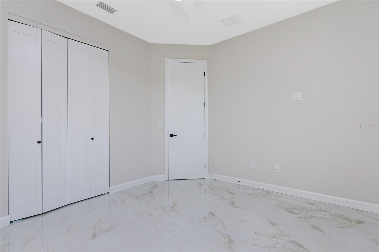 Image 20 of 45 For 242 Brig Circle W