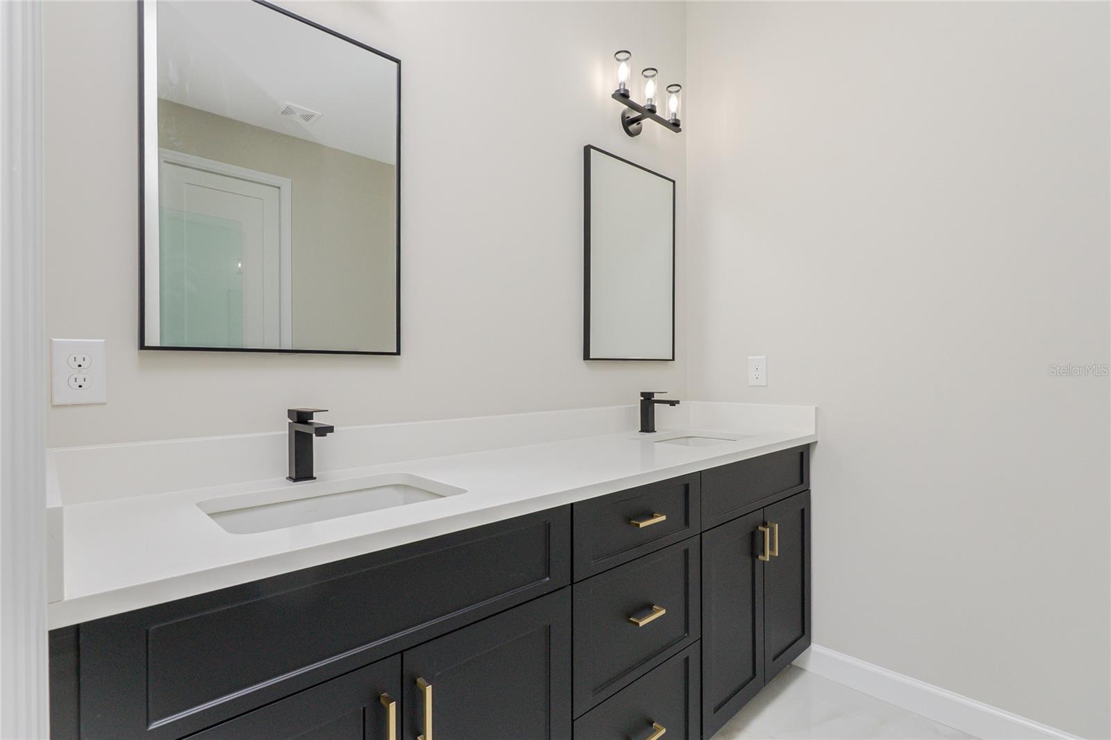 Image 31 of 45 For 242 Brig Circle W