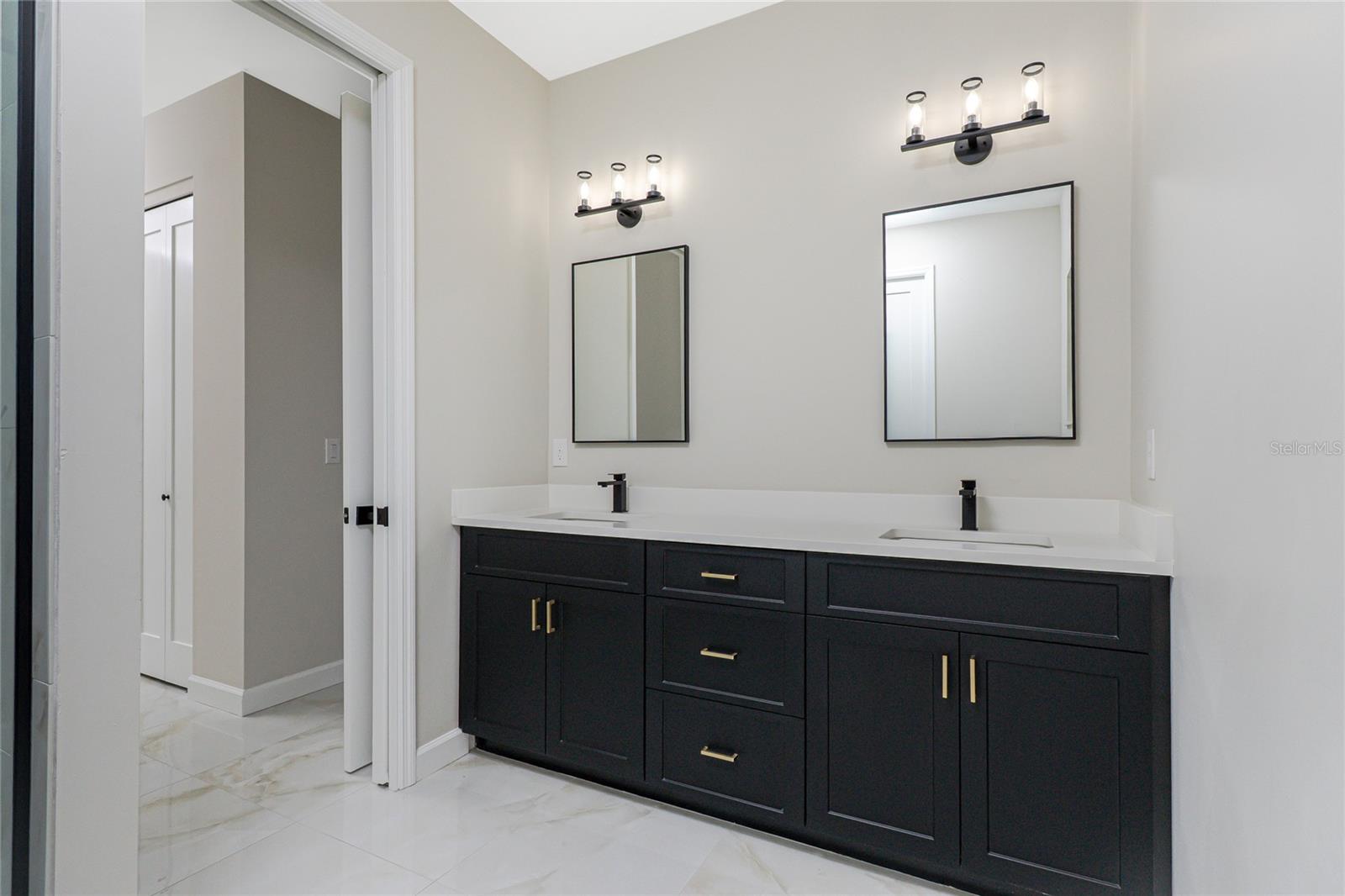 Image 32 of 45 For 242 Brig Circle W