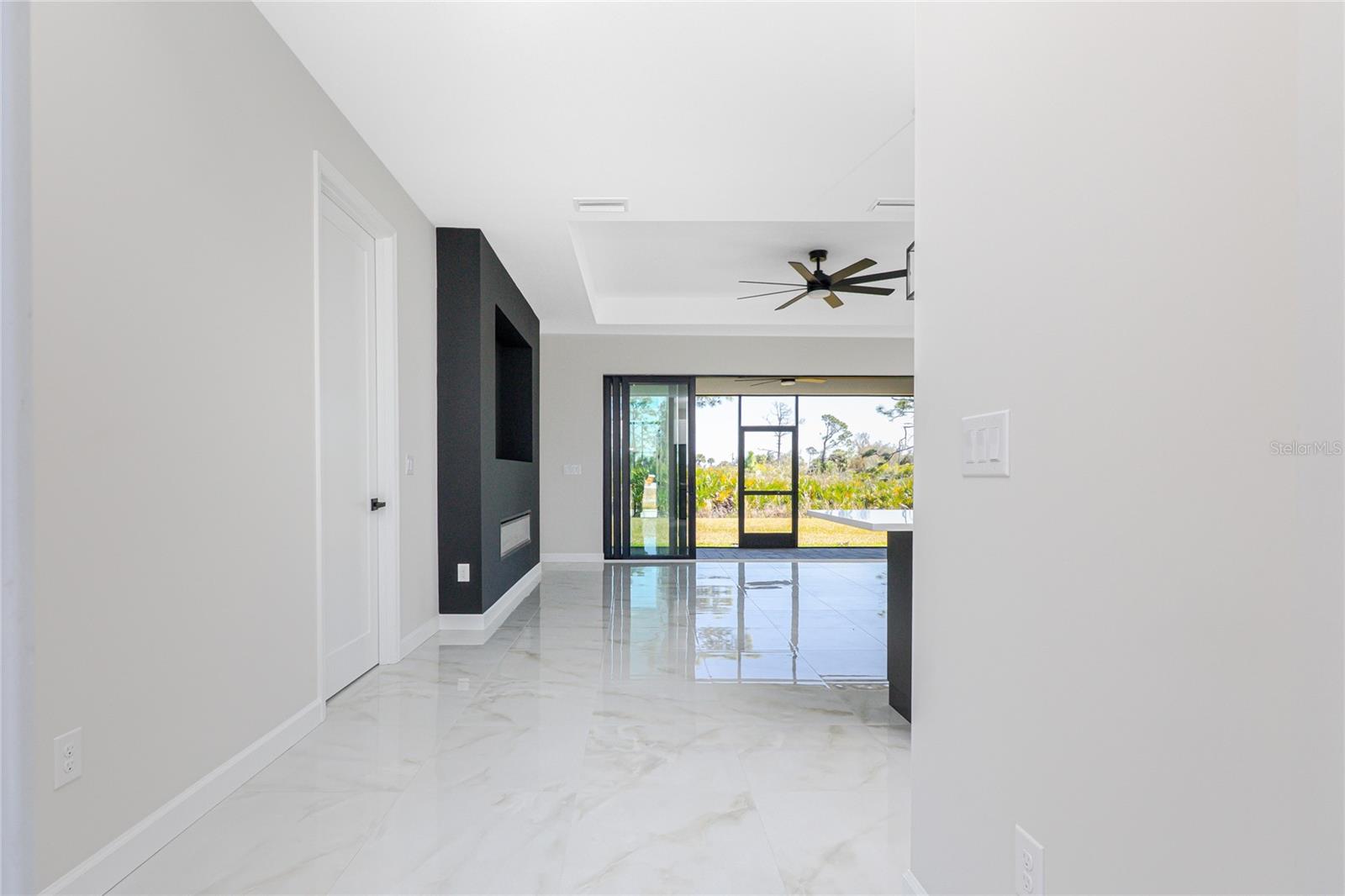 Image 4 of 45 For 242 Brig Circle W