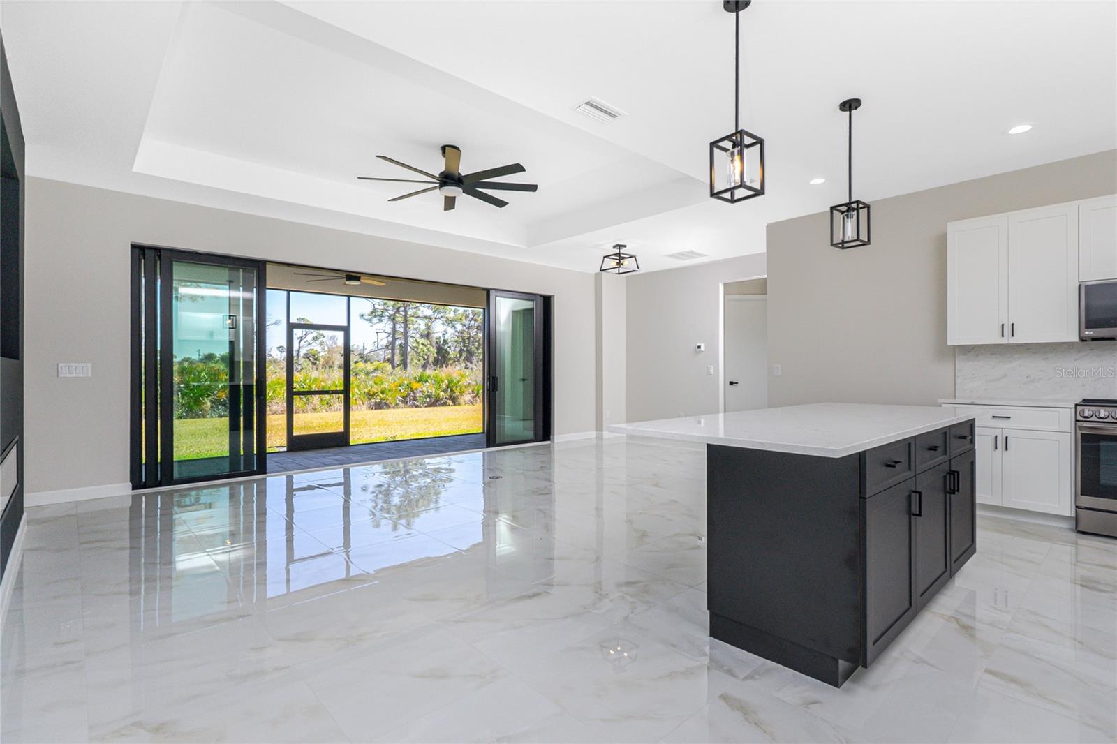 Image 5 of 45 For 242 Brig Circle W