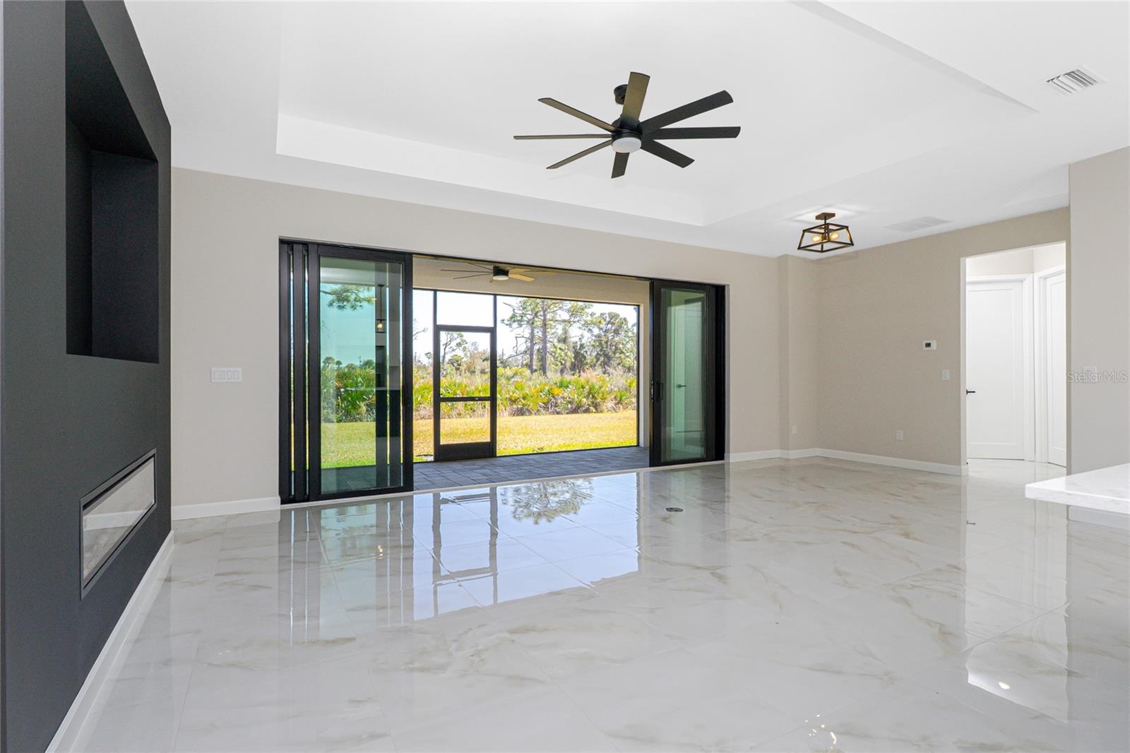 Image 6 of 45 For 242 Brig Circle W