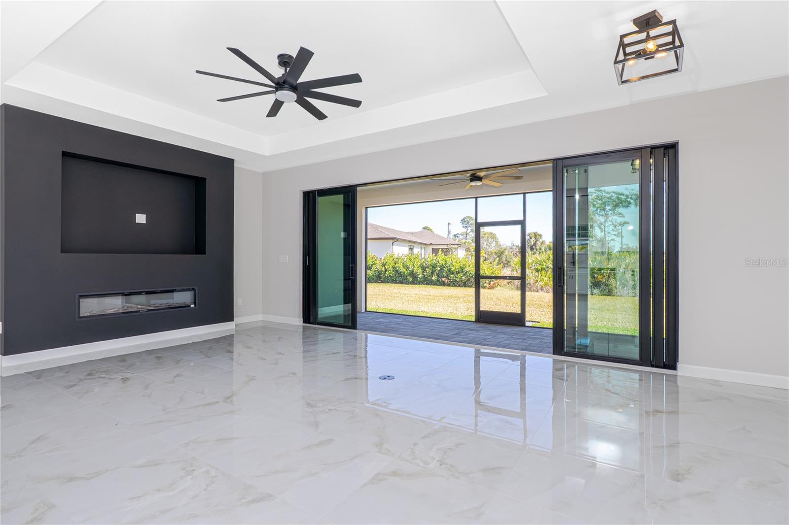 Image 7 of 45 For 242 Brig Circle W