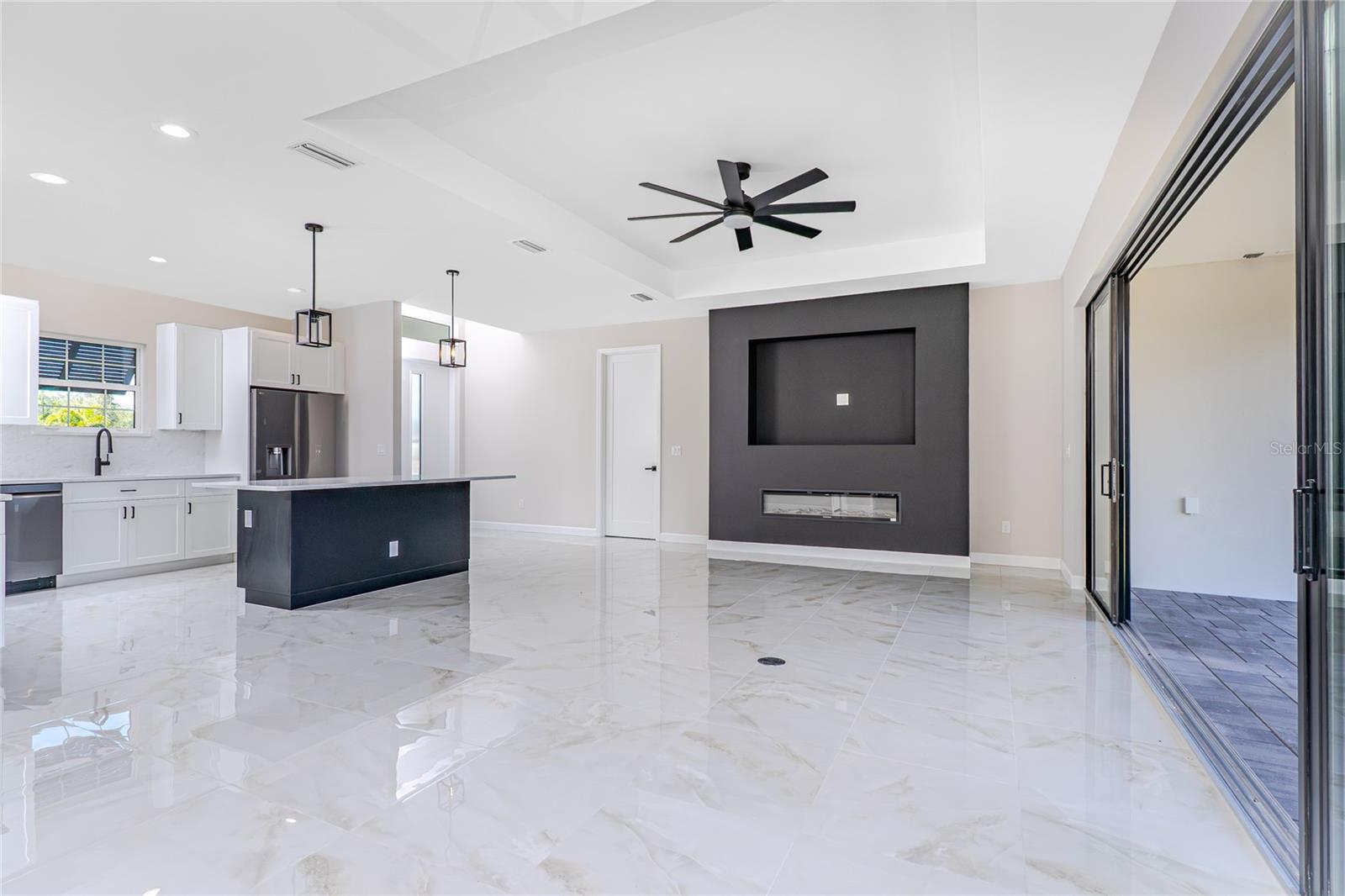 Image 8 of 45 For 242 Brig Circle W