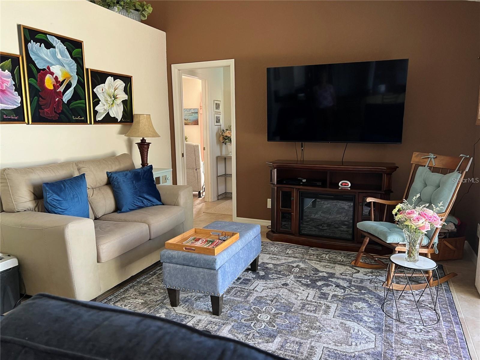 Image 17 of 49 For 9458 Melody Circle