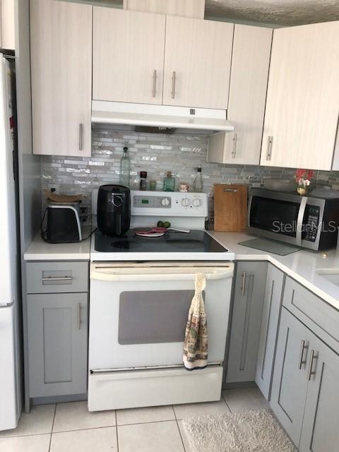 Listing photo id 8 for 1070 Lampp Drive