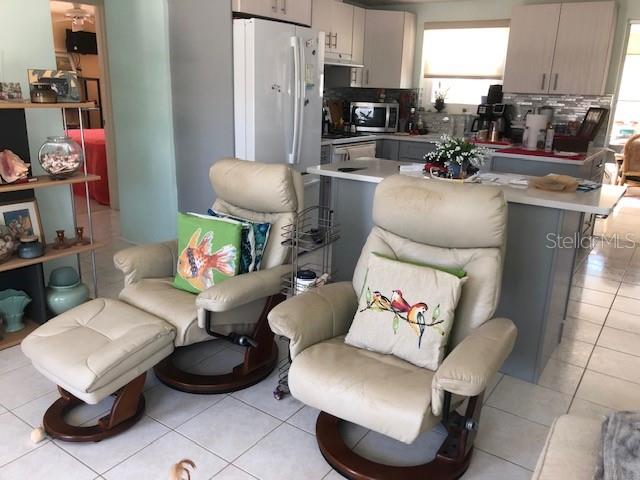 Listing photo id 4 for 1070 Lampp Drive