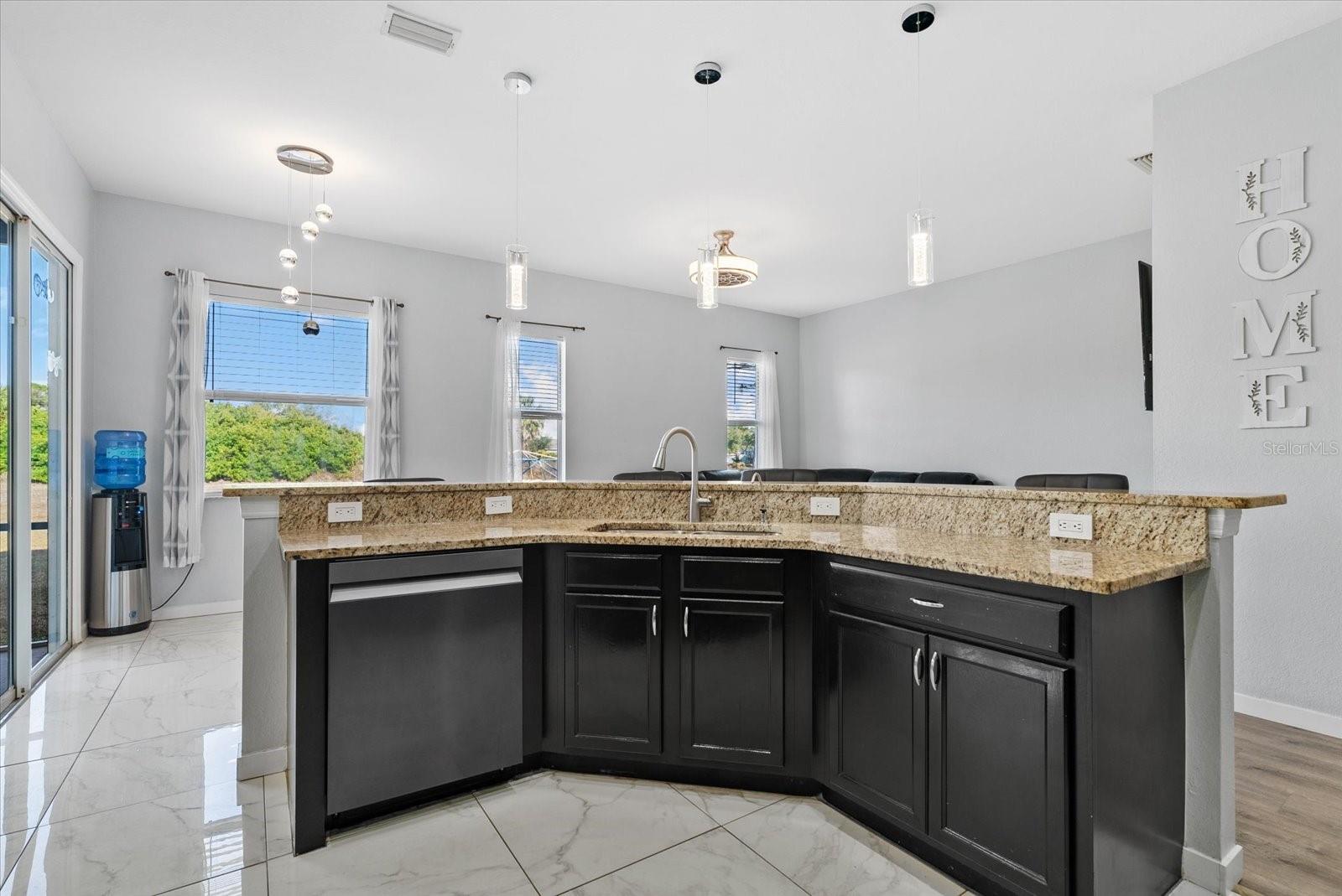 Image 18 of 34 For 2668 Clovelon Street