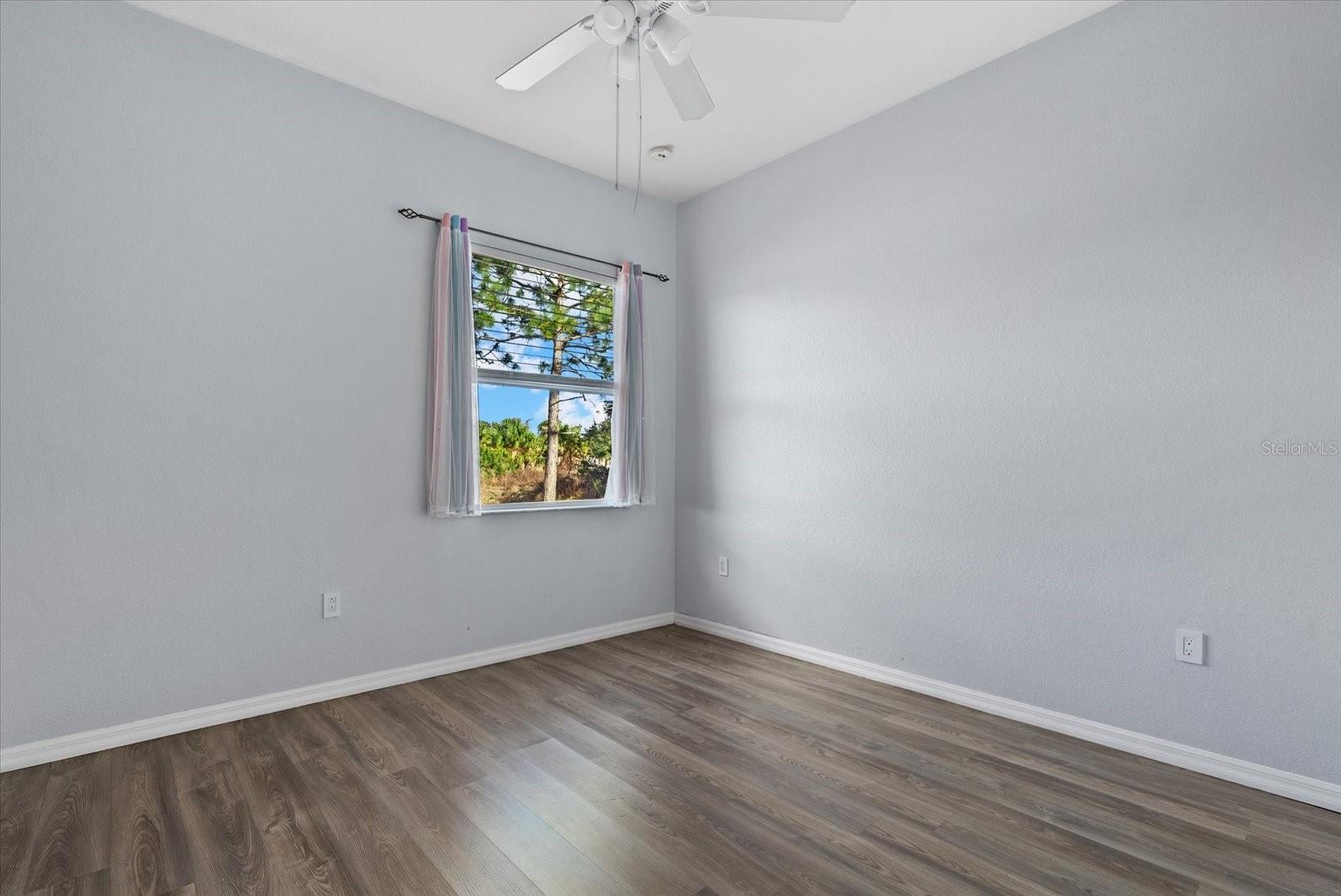 Image 24 of 34 For 2668 Clovelon Street