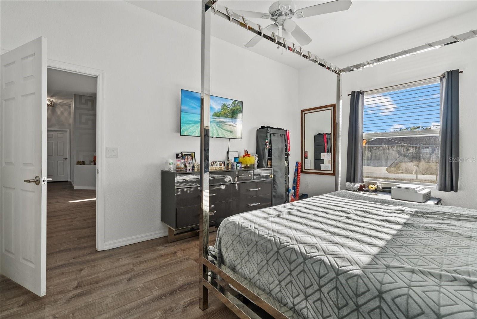 Image 27 of 34 For 2668 Clovelon Street