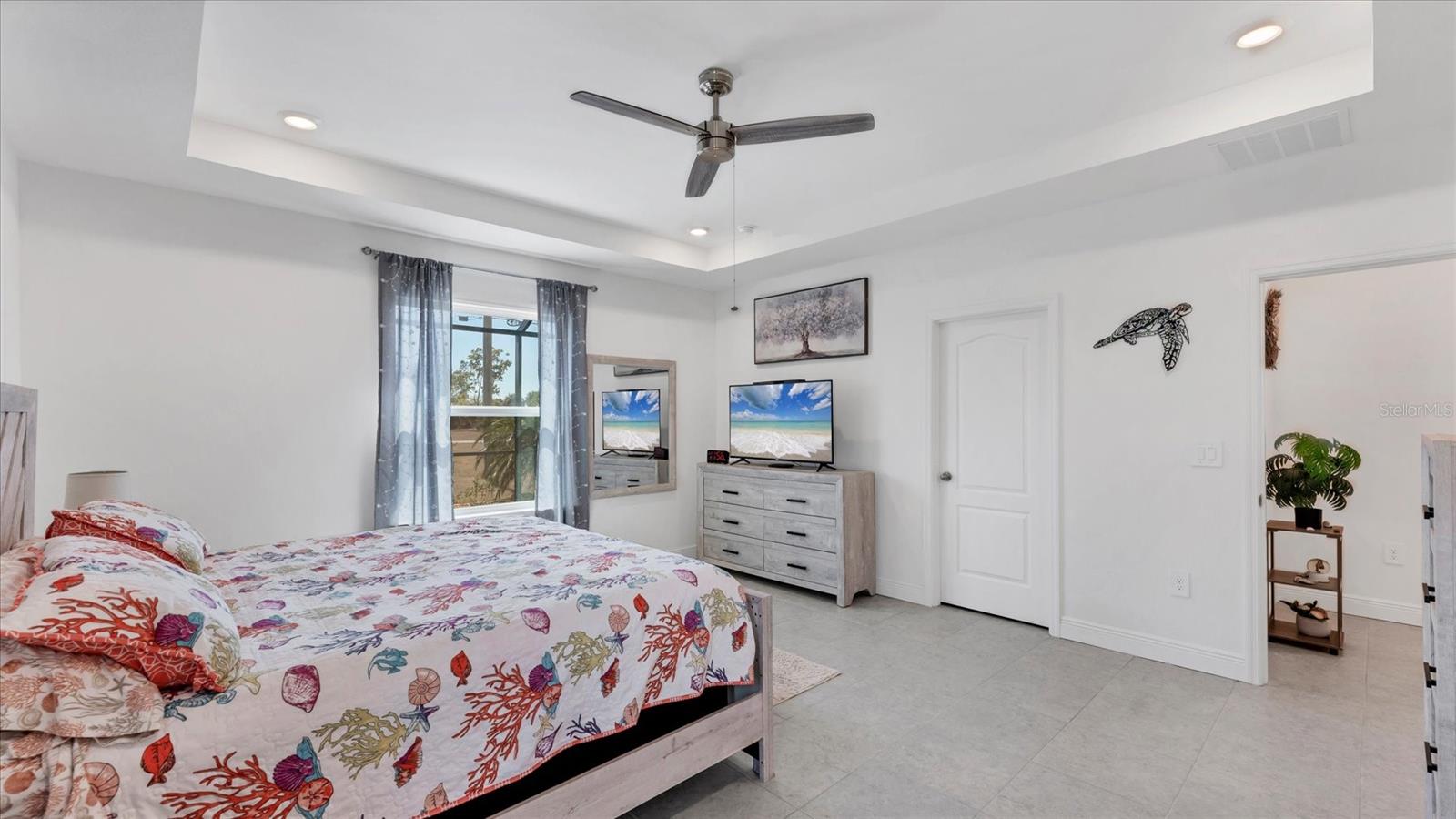 Image 18 of 43 For 16153 Alcira Circle